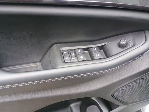Used 2023 Jeep Grand Cherokee Altitude AWD/4WD image 25