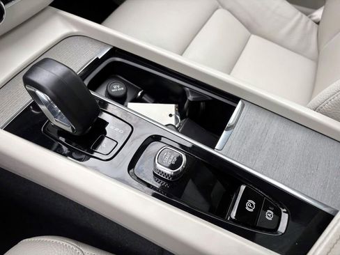 Used 2023 Volvo XC60 B5 Plus w/ Climate Package image 23