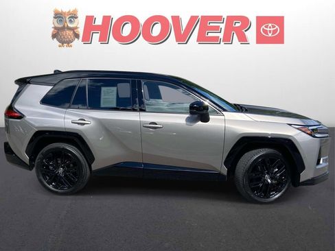Used 2026 Toyota RAV4 XSE w/ Panoramic Sun Roof Package AWD/4WD image 2