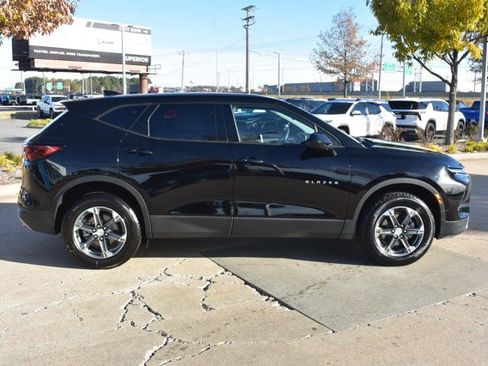 Used 2025 Chevrolet Blazer LT image 4