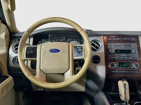 Used 2013 Ford Expedition XLT RWD image 17