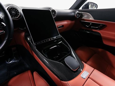 Used 2022 Mercedes-Benz SL 63 AMG 4MATIC w/ AMG Aerodynamic Package image 16