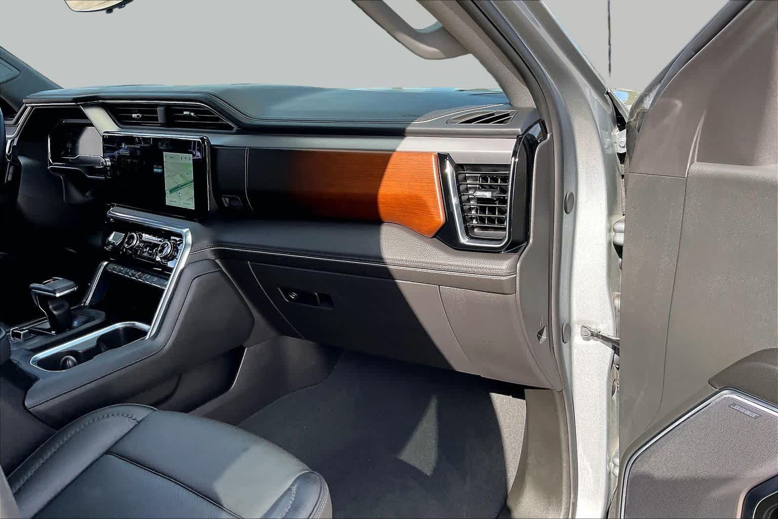 Used 2024 GMC Sierra 1500 Denali w/ Denali Reserve Package AWD/4WD image 19