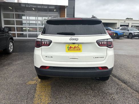 Used 2018 Jeep Compass Limited w/ Navigation Group AWD/4WD image 4
