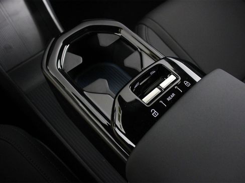 New 2025 Volvo EX30 Plus w/ Protection Package Premier image 7