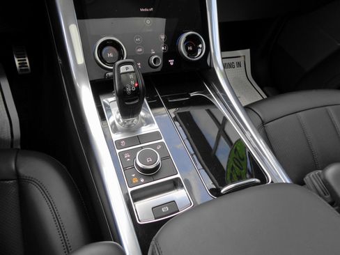 Used 2022 Land Rover Range Rover Sport HSE Silver Edition image 12