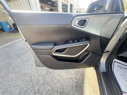 Used 2024 Kia Soul LX w/ Option Group 015 image 13