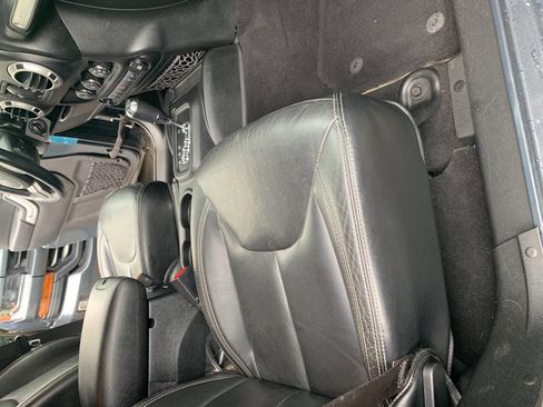 Used 2017 Jeep Wrangler Unlimited Sahara w/ Dual Top Group image 19