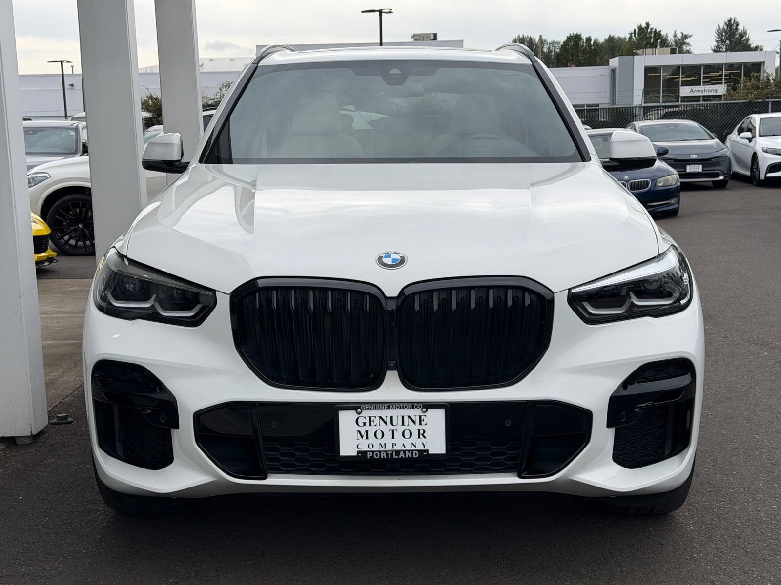 Used 2023 BMW X5 xDrive40i w/ M Sport Package AWD/4WD image 2