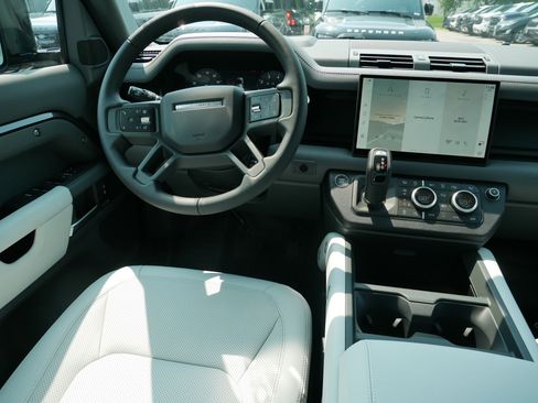 New 2025 Land Rover Defender 110 X-Dynamic SE image 8