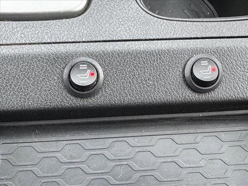 Certified 2024 Nissan Frontier SV image 21