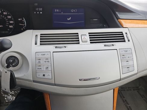 Used 2006 Toyota Avalon XLS image 15