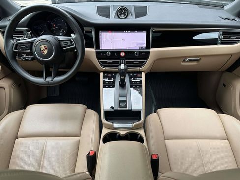 Used 2025 Porsche Macan image 14