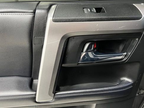 Used 2019 Toyota 4Runner SR5 image 43