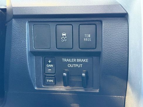 Used 2017 Toyota Tundra SR5 image 13