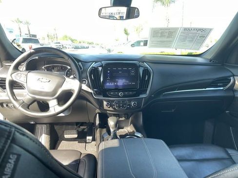 Used 2023 Chevrolet Traverse LT image 19