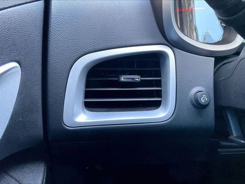 Used 2016 Chevrolet Equinox LTZ w/ Enhanced Convenience Package image 32