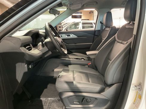New 2026 Ford Explorer Active w/ Active Comfort Package image 9