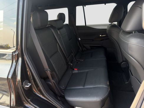Used 2024 Lexus GX 550 w/ Accessory Package (Z1) AWD/4WD image 19