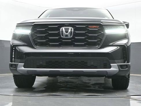 Certified 2025 Honda Pilot TrailSport image 20