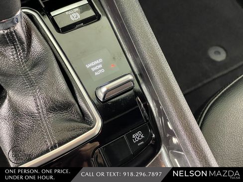 Used 2025 Jeep Compass Latitude image 36