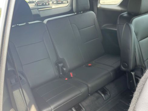 Used 2023 Chevrolet Traverse LT w/ LT Premium Package FWD image 29