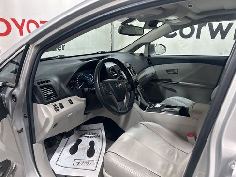 Used 2013 Toyota Venza XLE w/ XLE Premium Pkg AWD/4WD image 22