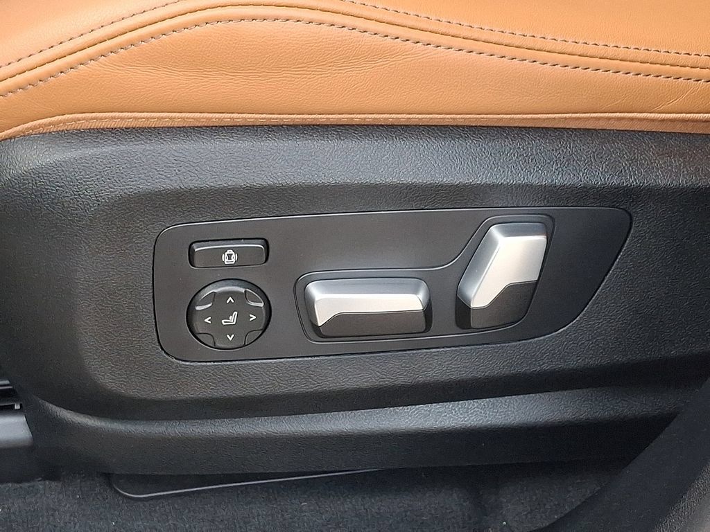 Used 2026 BMW X5 xDrive40i AWD/4WD image 30