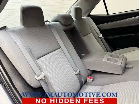 Used 2015 Toyota Corolla LE image 18