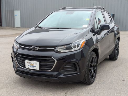 Used 2022 Chevrolet Trax LT w/ Sport Edition image 7