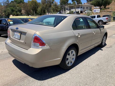 Used 2006 Ford Fusion S FWD image 4