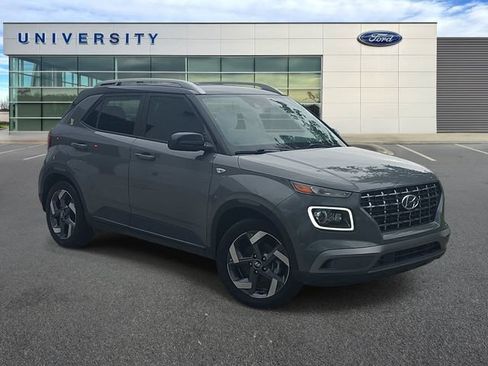 Used 2022 Hyundai Venue Limited FWD image 1