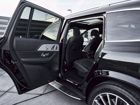 Used 2025 Mercedes-Benz GLS 63 AMG GLS 63 AMG image 29