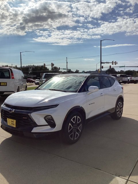 Used 2023 Chevrolet Blazer RS w/ Enhanced Convenience Package AWD/4WD image 1