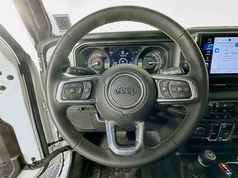 Used 2024 Jeep Wrangler Unlimited Sahara image 9