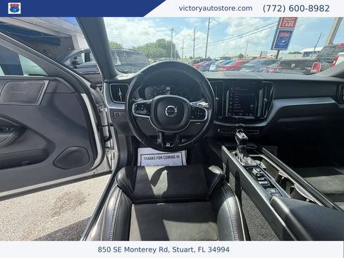 Used 2019 Volvo XC60 T5 R-Design image 29