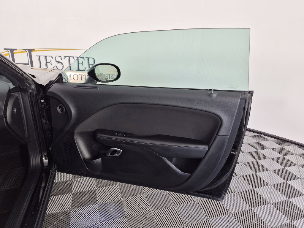 Used 2019 Dodge Challenger SXT RWD image 29