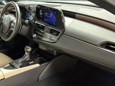 Certified 2023 Lexus ES 250 w/ Premium Package image 11