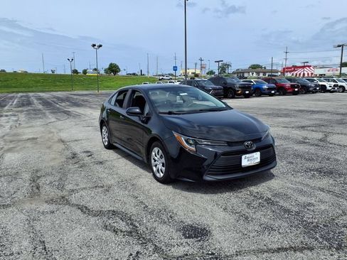 Used 2024 Toyota Corolla LE FWD image 3