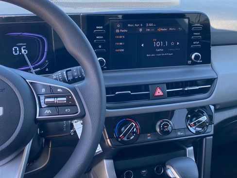 New 2026 Kia Seltos LX image 19