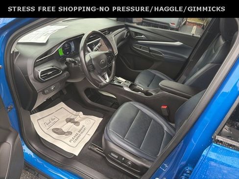 Used 2023 Chevrolet Bolt EUV LT w/ Convenience Package image 16