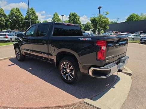 Used 2023 Chevrolet Silverado 1500 LT AWD/4WD image 3