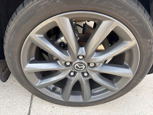 Used 2020 MAZDA MAZDA3 Hatchback w/ Preferred Package image 11