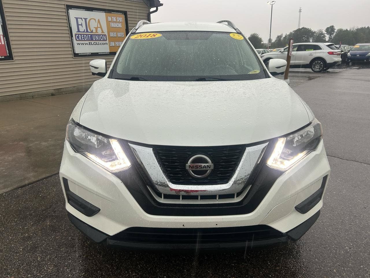 Used 2018 Nissan Rogue SV w/ Premium Package AWD/4WD image 2