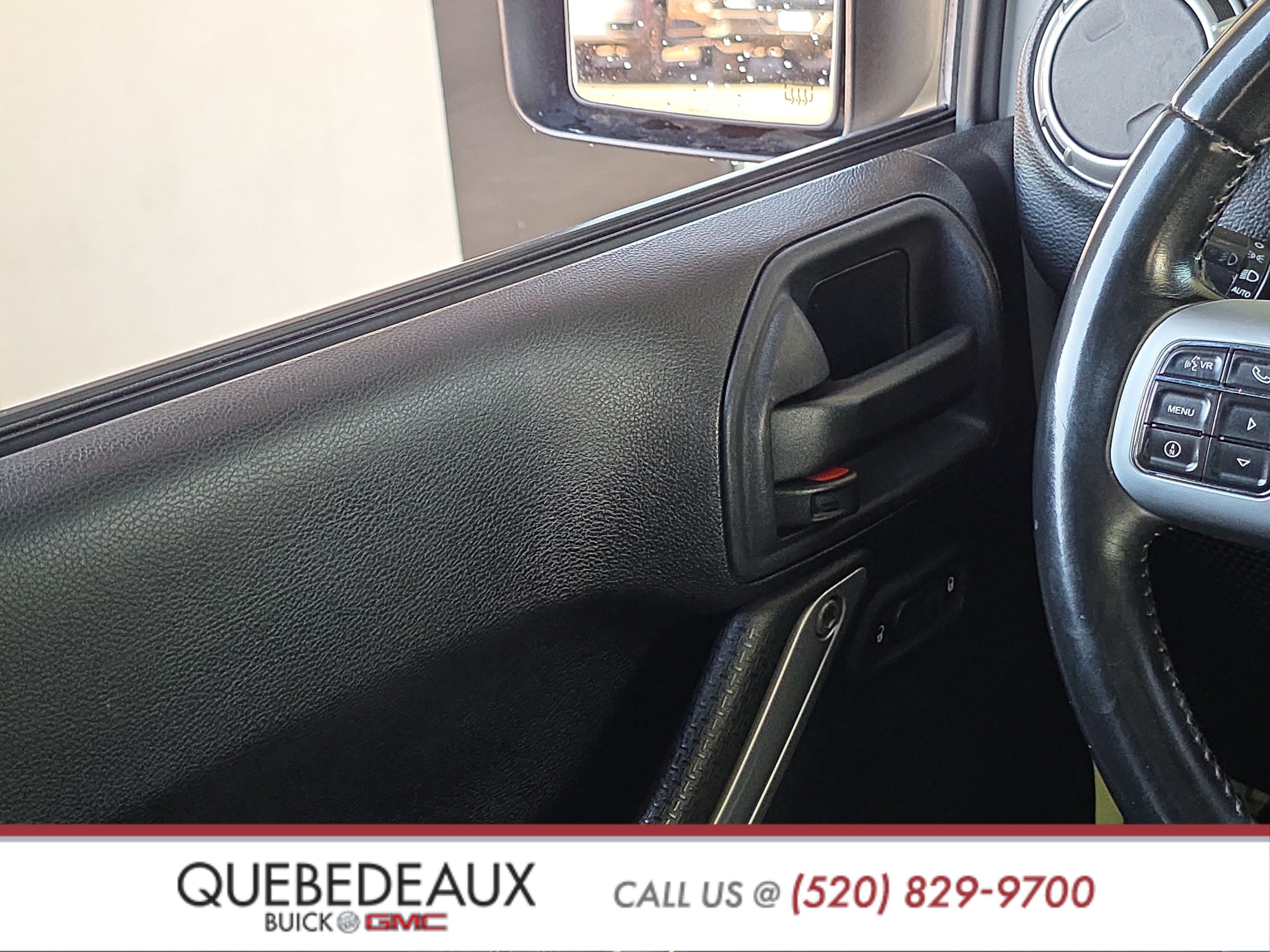 Used 2015 Jeep Wrangler Unlimited Rubicon w/ Dual Top Group AWD/4WD image 25