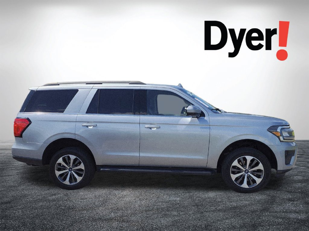Used 2023 Ford Expedition XLT AWD/4WD image 3