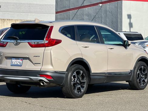 Used 2019 Honda CR-V Touring image 2