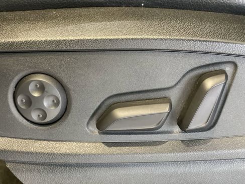 Used 2020 Audi Q5 e Prestige w/ Prestige Package image 15