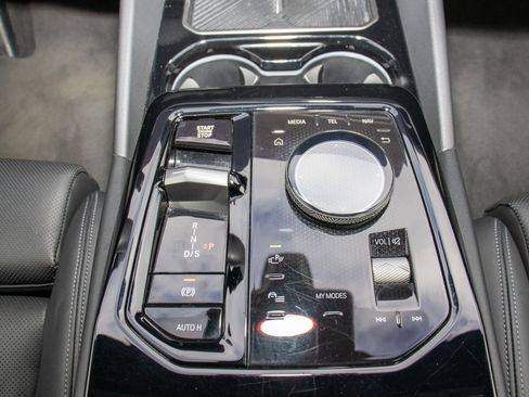 Used 2024 BMW 530i image 25