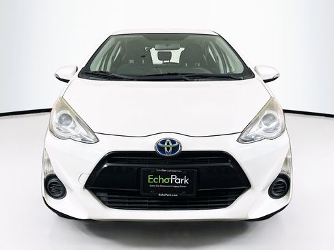 Used 2015 Toyota Prius C Two image 2
